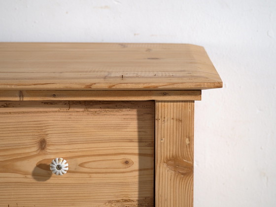 Chest of drawers in stripped pine – Central Europe, circa 1920 – Wood, Ceramic, Rustic (photo 39 of 40)