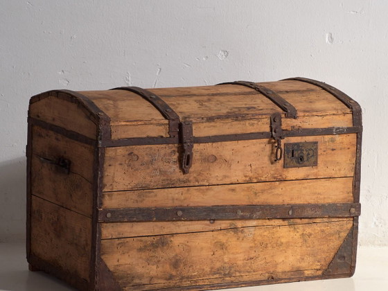 Malle de voyage ancienne en pin – Europe Centrale, vers 1900 – Armoires de rangement, Iron, Rustic (photo 2 of 40)
