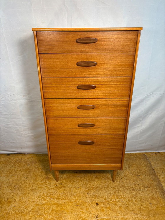 Commode vintage Austinsuite en teck | Années 1960 | Design scandinave danois | 6 tiroirs. Une superbe commode (photo 4 of 8)