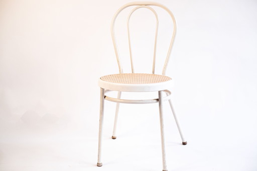 Chaise blanche tressée viennoise style vintage