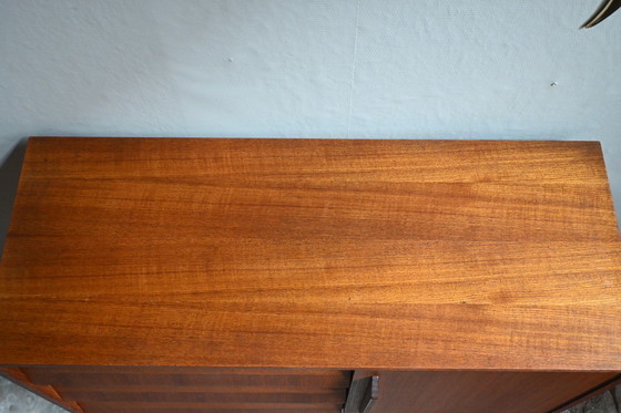 Image 1 of Teak Houten Kastje Jaren 50 Op Ranke Pootjes