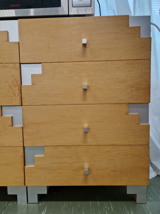 Image 1 of Commode unique à 4 tiroirs