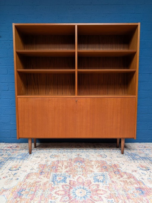 Armadio a muro vintage, anni '60, design danese di Hundevad