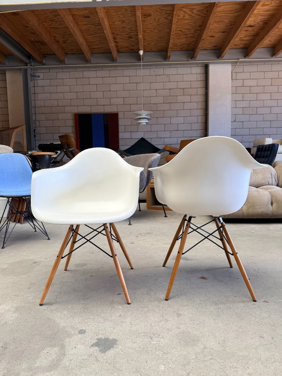 Chaise Vitra Eames DAW (en stock : 2) – Chaises de salle à manger, Metal, Plastic (photo 3 of 8)