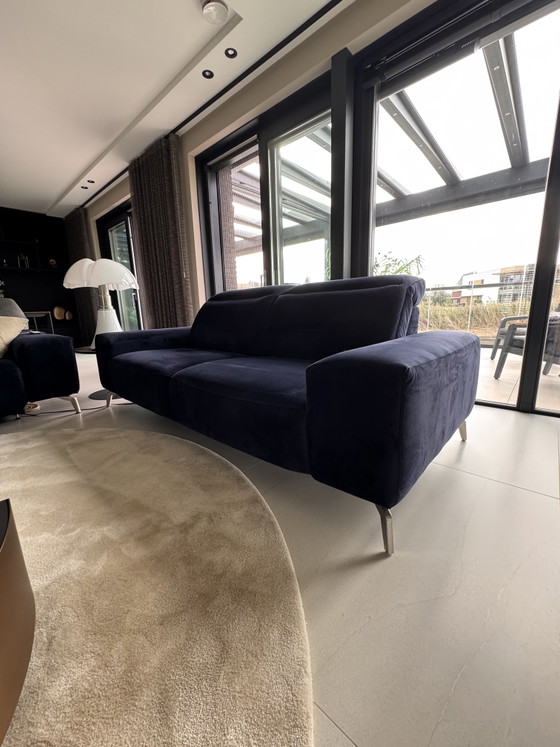 ROM 2x 2-seater Sofa electr. Reclining function + USB in velvet blue – Metal (photo 10 of 13)
