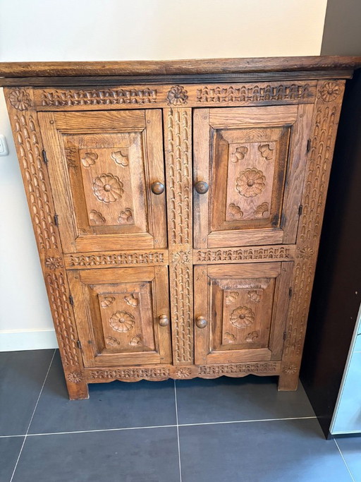 Armario español antiguo