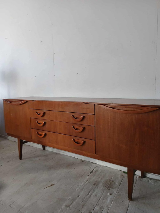 Mid-Century Modern Sideboard in Teak from Beautility, United Kingdom, 1962 – Scandinavian (photo 2 of 5)