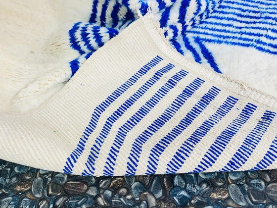 Alfombra bereber hecha a mano, artesanía tradicional, azul y blanco, tamaño 250/350 cm. – Accupunto, Wool (photo 5 of 5)
