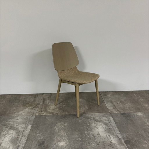 Ami Set of 4 – Bert Plantagie, eetkamerstoelen