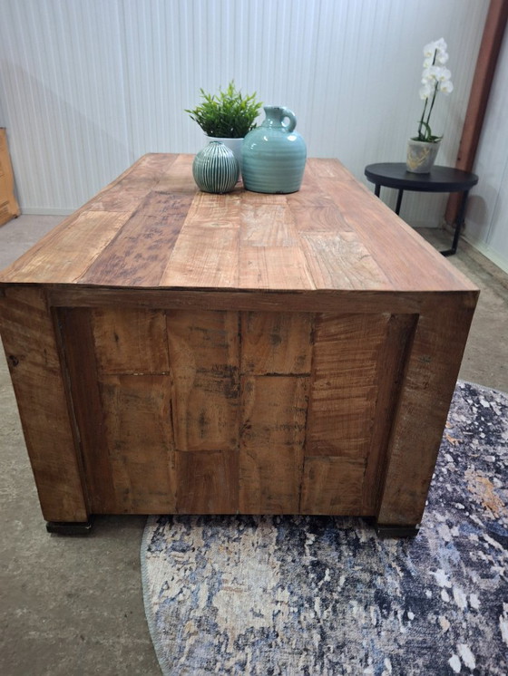 Image 1 of Table basse en teck recyclé avec 4 tiroirs, neuve