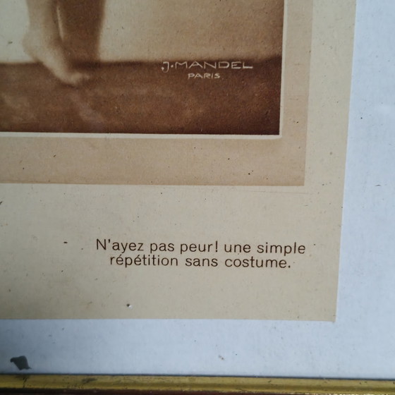 Image 1 of Originele Art Deco naaktfoto van J. Mandel uit Parijs – Authentieke vintage tijdschriftpagina – Ingelijst – 20 × 26 cm