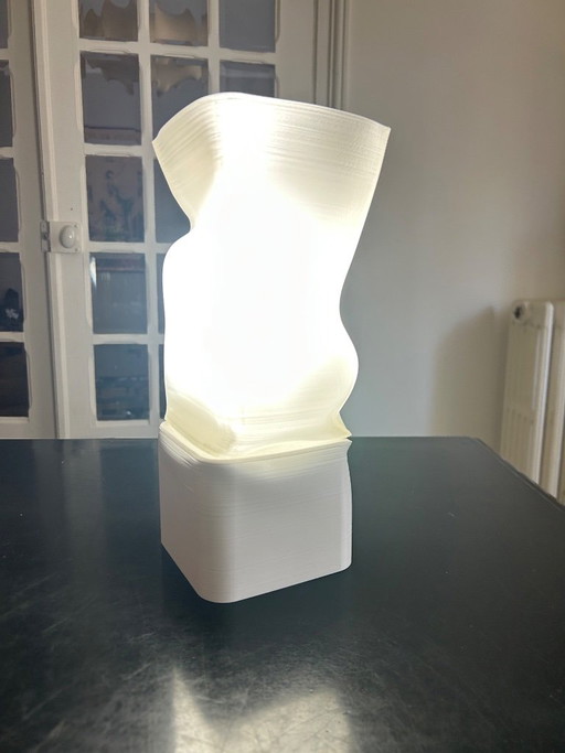Thermoformed Plastic Lamp – tafellampen (photo 2 of 8)