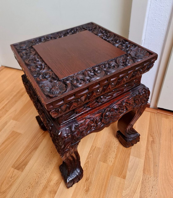 Image 1 of Aziatische bijzettafel plantentafel gekerfd hout vintage