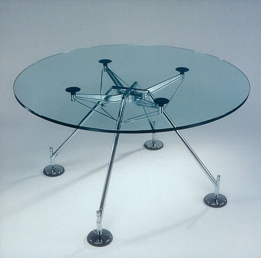 Table ronde NOMOS  Norman Foster
