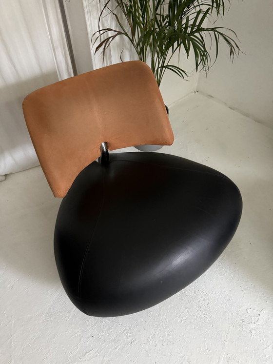 Image 1 of 2 design stoel Leolux Pallone