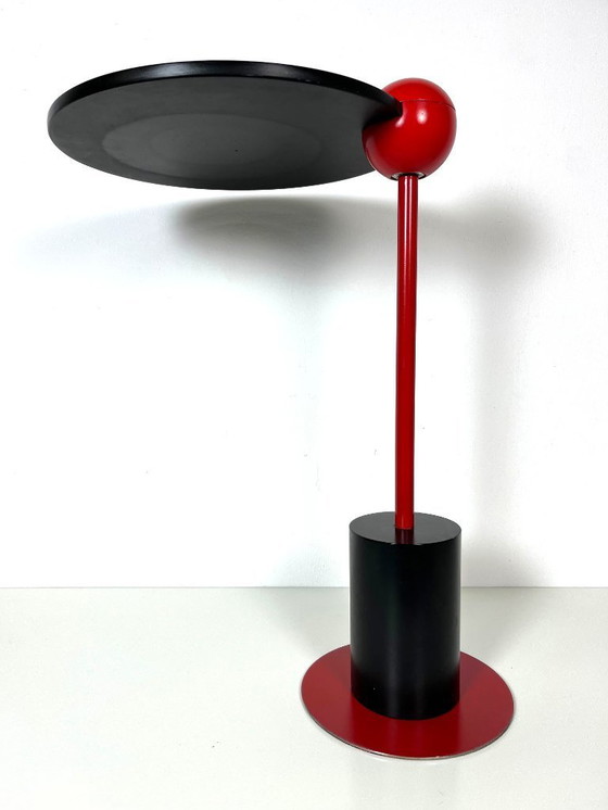 Image 1 of Postmoderner Piccolo-Beistelltisch im Memphis-Stil von Edward Geluk für Arco, 1980er Jahre.