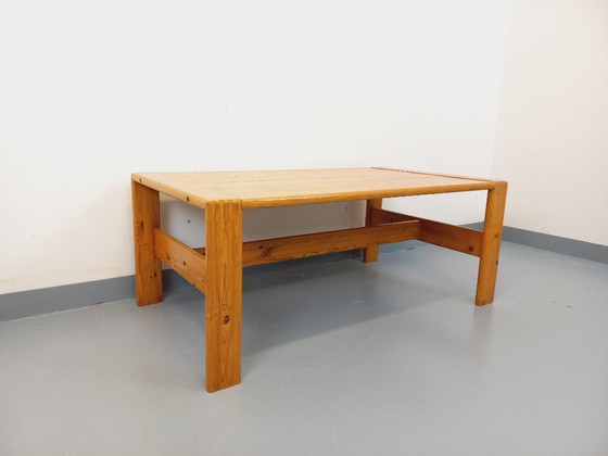 Image 1 of Grote vintage salontafel van massief grenenhout uit de jaren 70/80.