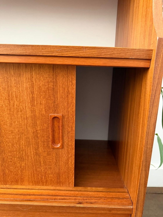 Credenza di metà secolo, design danese – Credenze alte, Wood, Glass (photo 6 of 12)