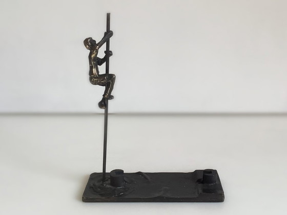 Image 1 of Statue bronze pole vaulter signed