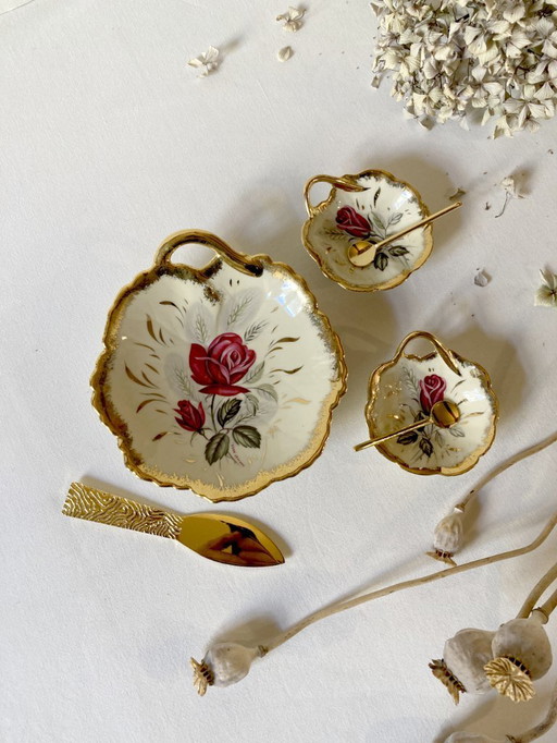 Service beurrier, salière, poivrière en porcelaine de Révol, années 1960