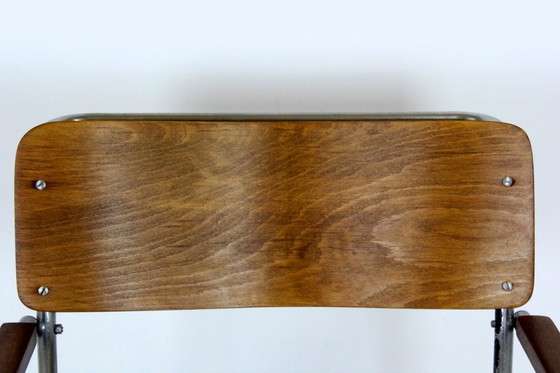 Image 1 of Gerestaureerde Bauhaus B34 cantileverstoel van multiplex en chroom, ontworpen door Marcel Breuer, begin jaren 30.