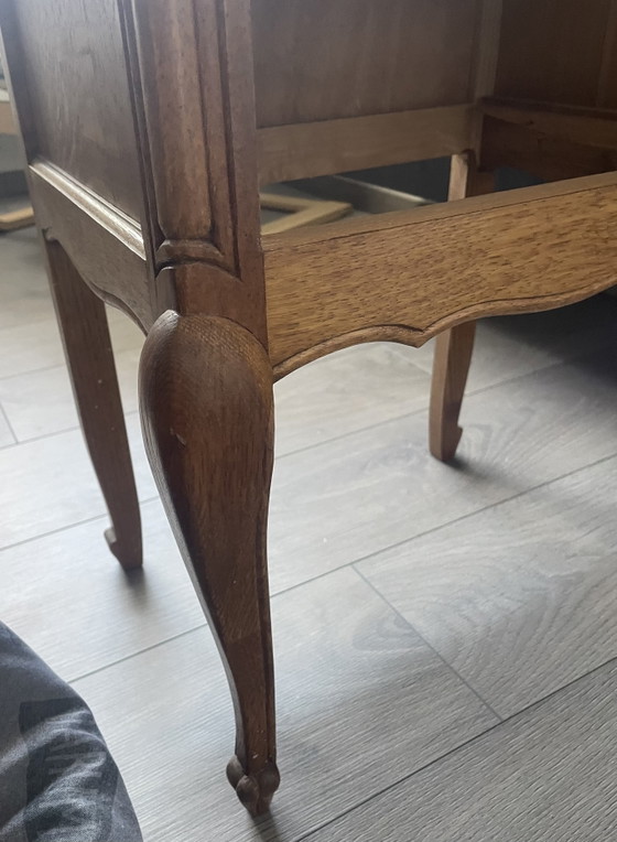 Comodino in rovere massello, tavolino laterale, stile classico Luigi XV – Comodini, Metal, Wood (photo 8 of 9)