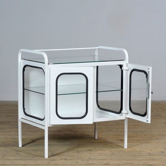 Image 1 of Armoire d'hôpital vintage, années 1970