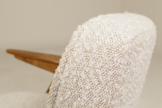 Image 1 of Fauteuil vintage chêne rustique pearl bouclé conclu par Chierowski 