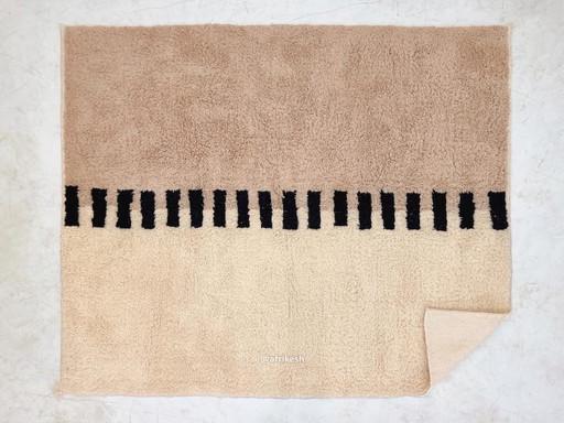 Handgemaakt Berberkleed, traditionele crèmekleur, afmeting 2,5 x 2,5 m – Aime Té, vloerkleden en tapijten (photo 2 of 6)
