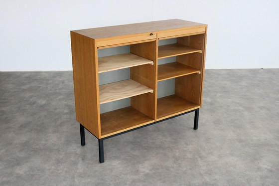 Image 1 of vintage Zweedse archiefkast