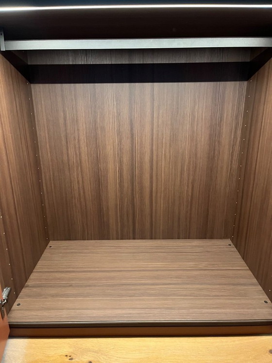 Image 1 of Armoire Lema 7 portes avec éclairage intégré