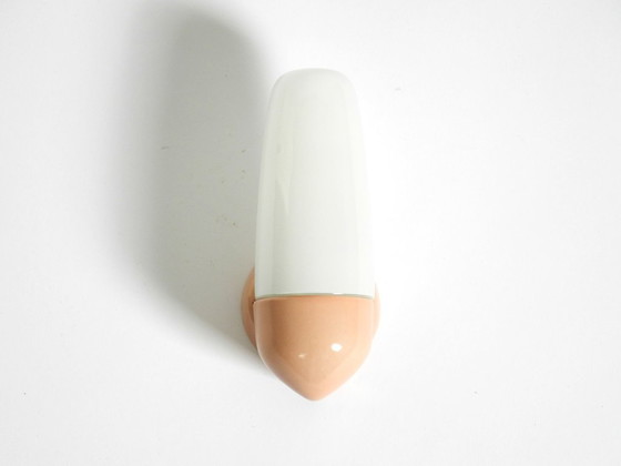 Image 1 of Prachtige wandlamp van glaskeramiek in mid-century modern stijl van Wagenfeld.