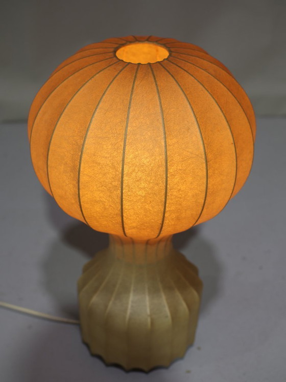 Image 1 of Gatto Kokon Tischleuchte Flos Giacomo Castiglioni Italien