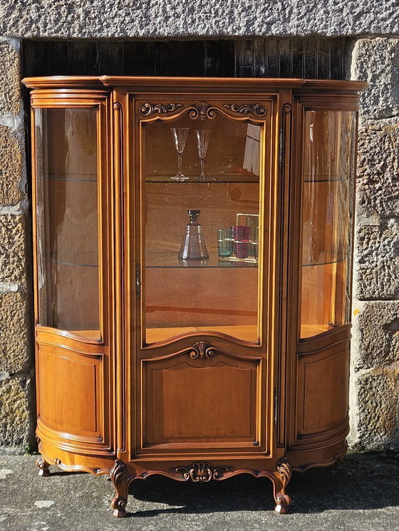 Image 1 of Franse vintage glazen vitrinekast - Kersenhouten vitrine - Louis XV-stijl - jaren 70