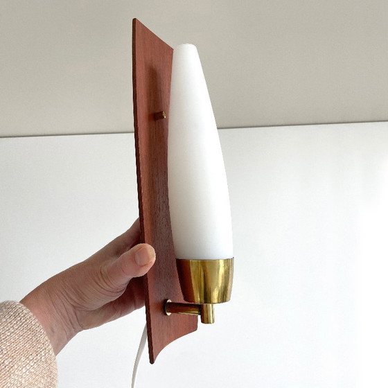 Image 1 of Applique murale moderne du milieu du siècle, design scandinave vintage en teck