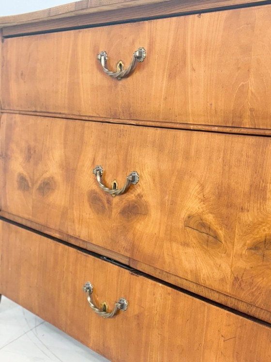 Image 1 of Commode Art nouveau, armoire à linge, lavabo, meuble de salon vers 1900