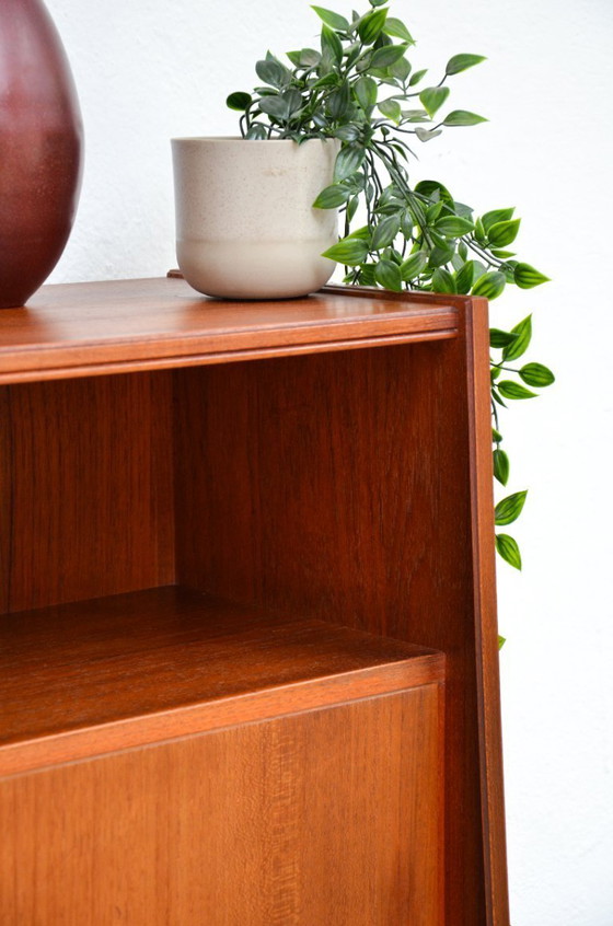 Image 1 of Vintage teakhouten secretair/dressoir/ladekast uit het midden van de vorige eeuw