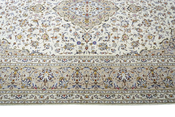 Image 1 of Tapis d'Orient Kashan noué à la main - 301 x 202 cm - Un classique finement travaillé avec un design floral