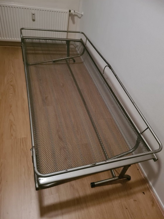 Image 1 of Cama plegable individual de hierro