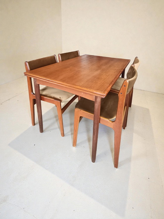 Image 1 of 6 chaises de salle à manger vintage Erik Buch