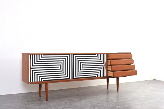 Credenza danese in teak dipinta a mano, stile Op Art, anni '60. – Credenze, Wood (photo 11 of 16)