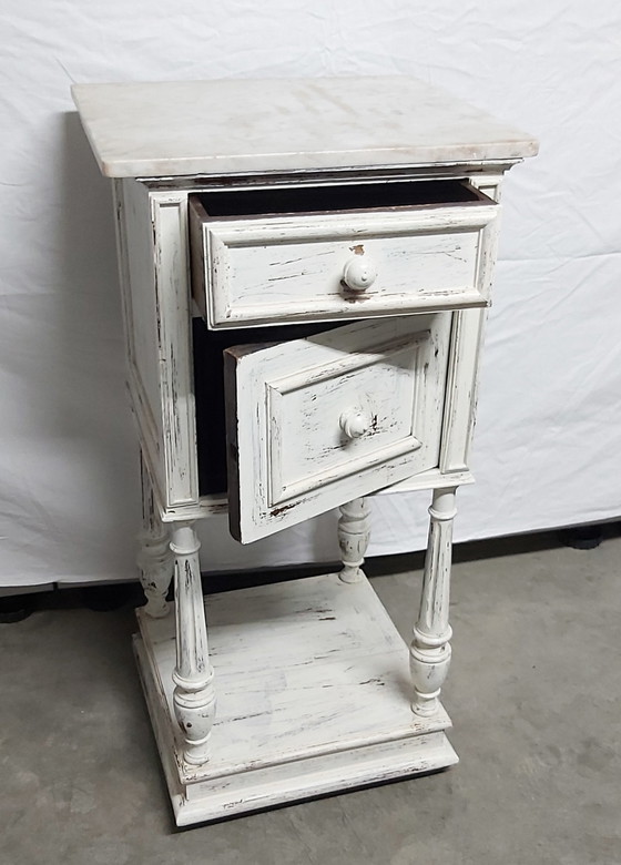 Image 1 of Table de chevet ancienne avec plateau en marbre