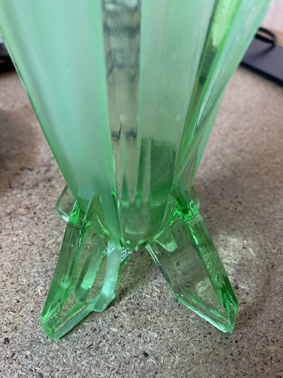 Image 1 of Stolze Art Deco Vase grün