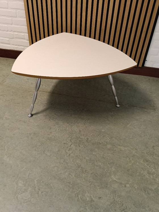 Mesa de centro de diseño – Mesas de centro, Wood, polished steel (photo 5 of 10)