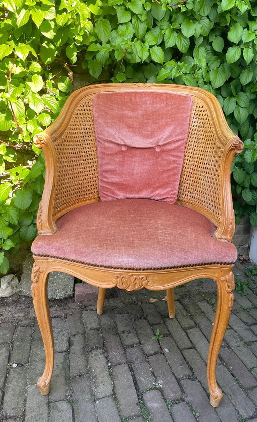 silla antigua estilo Luis XV