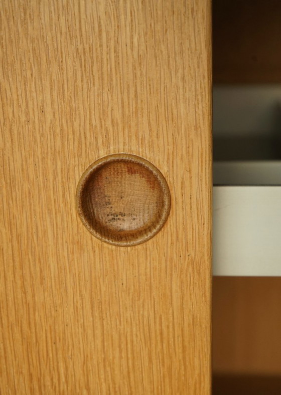 Image 1 of Eikenhouten boekenkast van Børge Mogensen voor Karl Andersson & söner. Zweden, jaren zestig