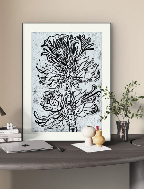 Image 1 of Protea, Impresión linograbada - A3, Tinta blanca sobre papel negro, Arte botánico impreso a mano , Edición limitada