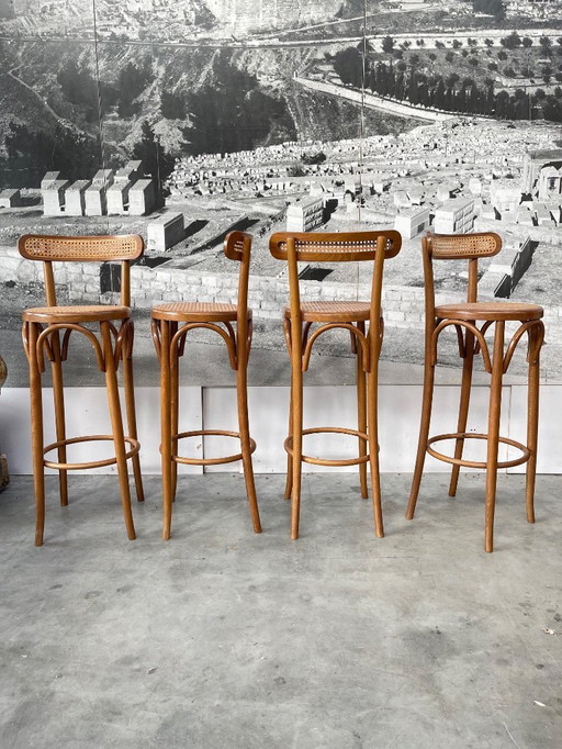 Ensemble vintage de 4 tabourets de bar en osier