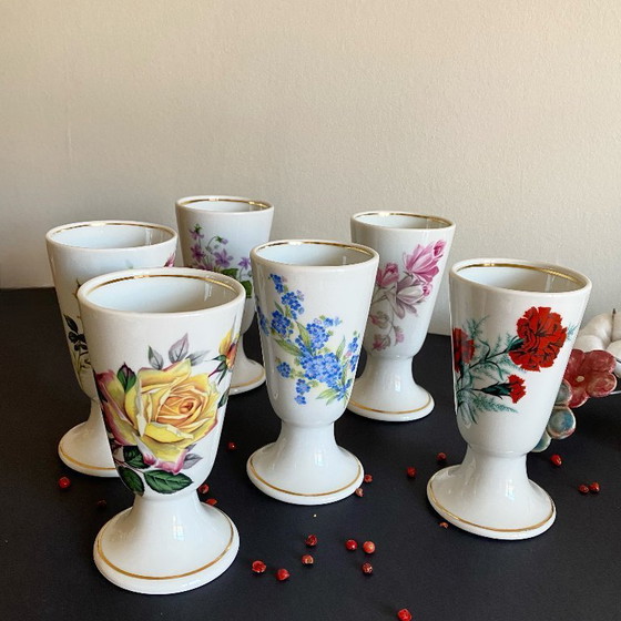 Image 1 of Tazas de café y té de Daniel Moreau con 6 mazagrans de porcelana de Limoges, flores y borde dorado