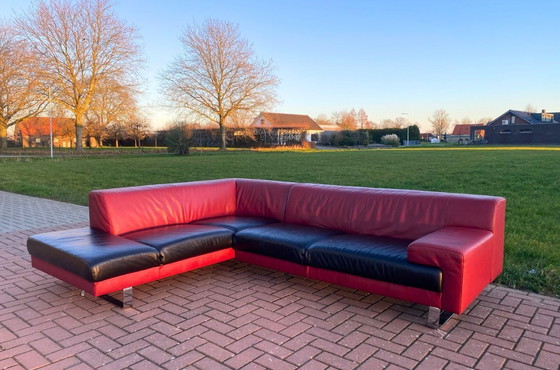 Image 1 of Divano angolare Montel in vera pelle rossa e nera